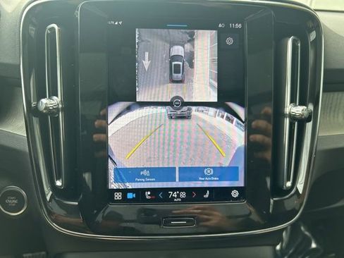 Certified 2025 Volvo XC40 B5 Plus AWD/4WD image 23
