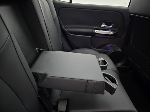 Certified 2025 Mercedes-Benz GLB 250 4MATIC image 31