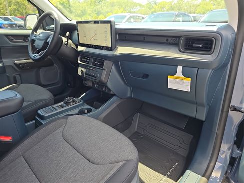 New 2025 Ford Maverick XLT w/ XLT Luxury Package image 8