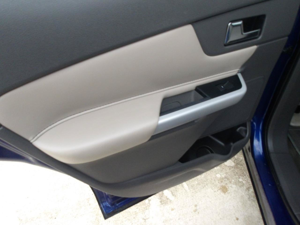 Used 2014 Ford Edge SE FWD image 16