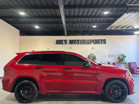 Used 2014 Jeep Grand Cherokee SRT8 w/ Luxury Group II AWD/4WD image 4
