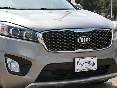 Used 2016 Kia Sorento SX FWD image 28