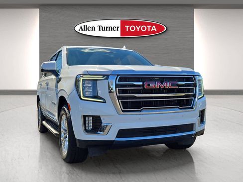 Used 2023 GMC Yukon SLT w/ SLT Premium Package image 3