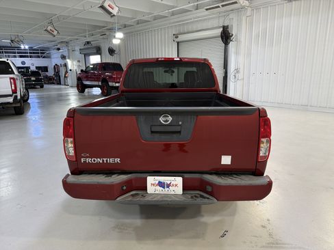 Used 2017 Nissan Frontier S image 4