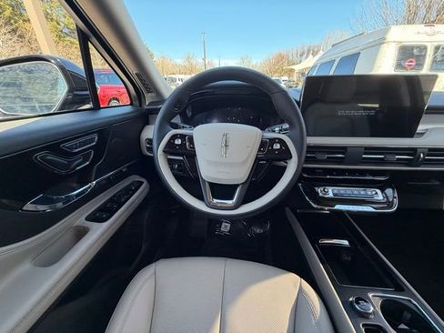 New 2026 Lincoln Corsair Premiere image 11