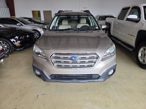 Used 2017 Subaru Outback 2.5i Premium AWD/4WD image 3