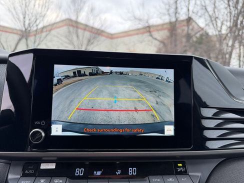 Used 2025 Toyota Camry LE image 17