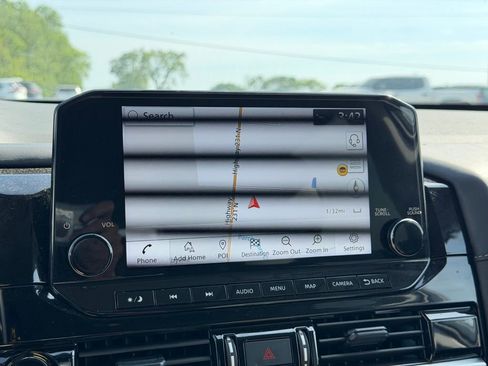 Used 2025 Nissan Pathfinder SL w/ Cargo Package image 26