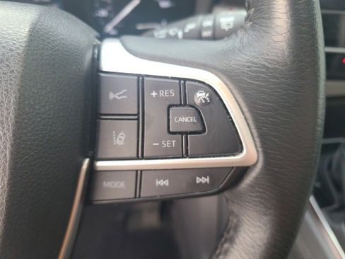 Used 2023 Toyota Sienna XLE image 20