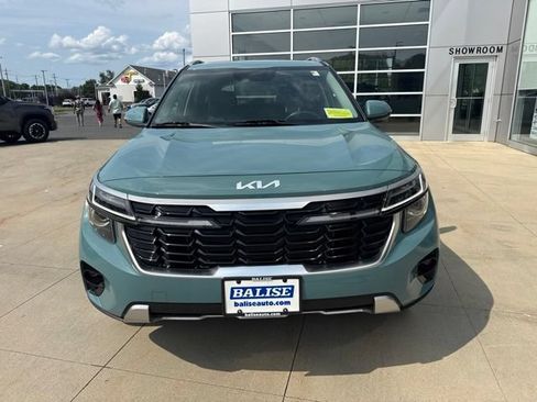 Used 2024 Kia Seltos EX AWD/4WD image 2