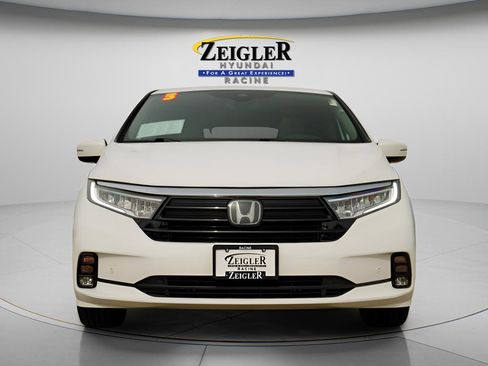 Used 2023 Honda Odyssey Elite image 2