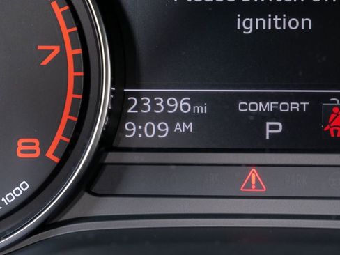 Used 2023 Audi A4 2.0T Premium w/ Convenience Package image 11