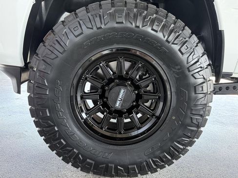 Used 2024 RAM 2500 Laramie w/ Safety Group AWD/4WD image 11