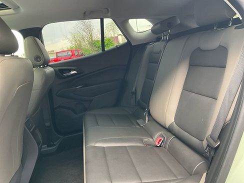 Certified 2025 Chevrolet Trax ACTIV w/ Sunroof Package FWD image 9