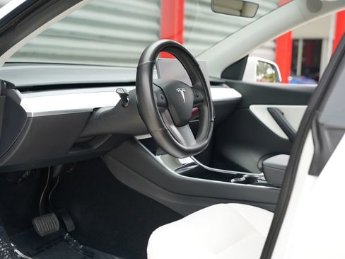 Used 2020 Tesla Model Y Long Range AWD/4WD image 14