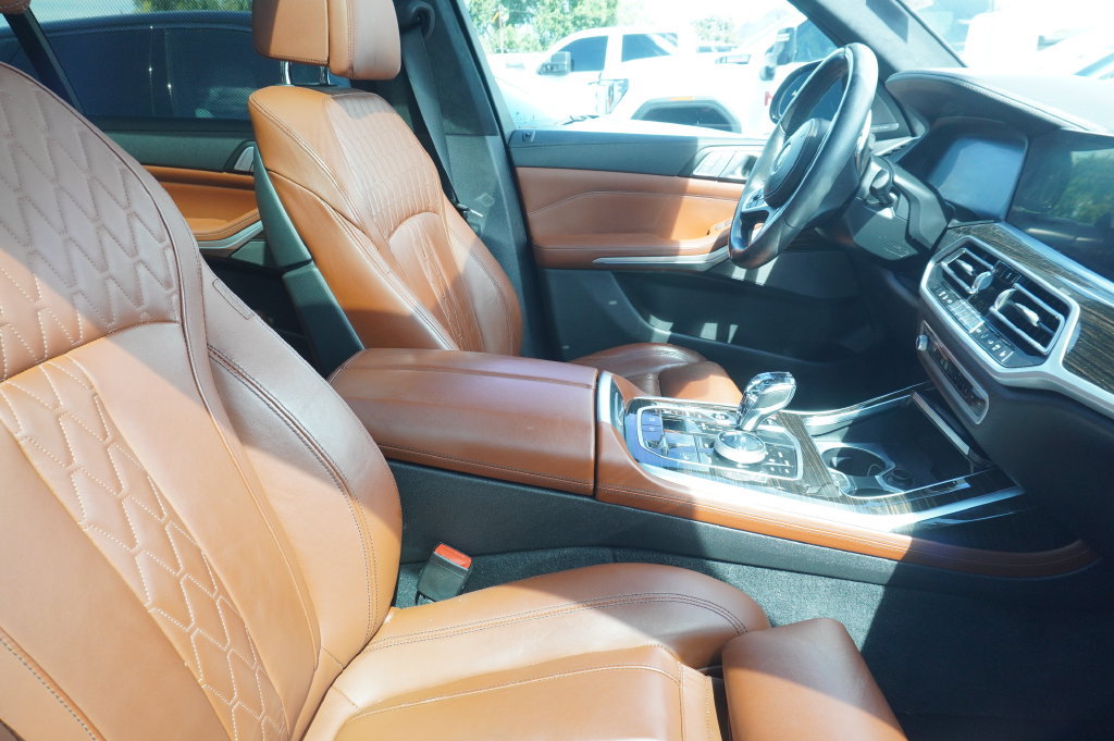 Used 2021 BMW X7 xDrive40i w/ M Sport Package AWD/4WD image 7