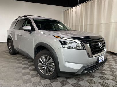 Used 2024 Nissan Pathfinder SV