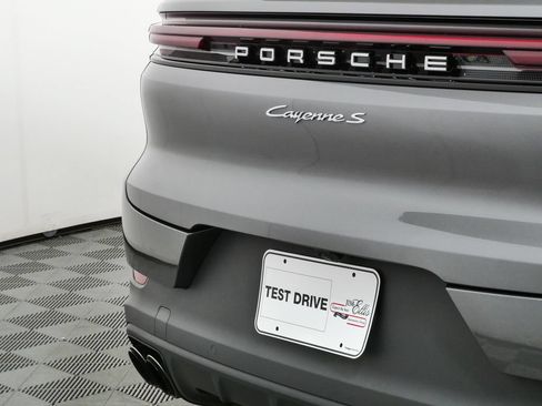 Certified 2026 Porsche Cayenne S AWD/4WD image 38