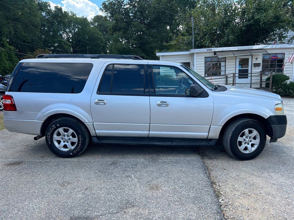 Used 2010 Ford Expedition EL XLT RWD image 2