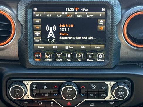 Used 2021 Jeep Gladiator Mojave image 7