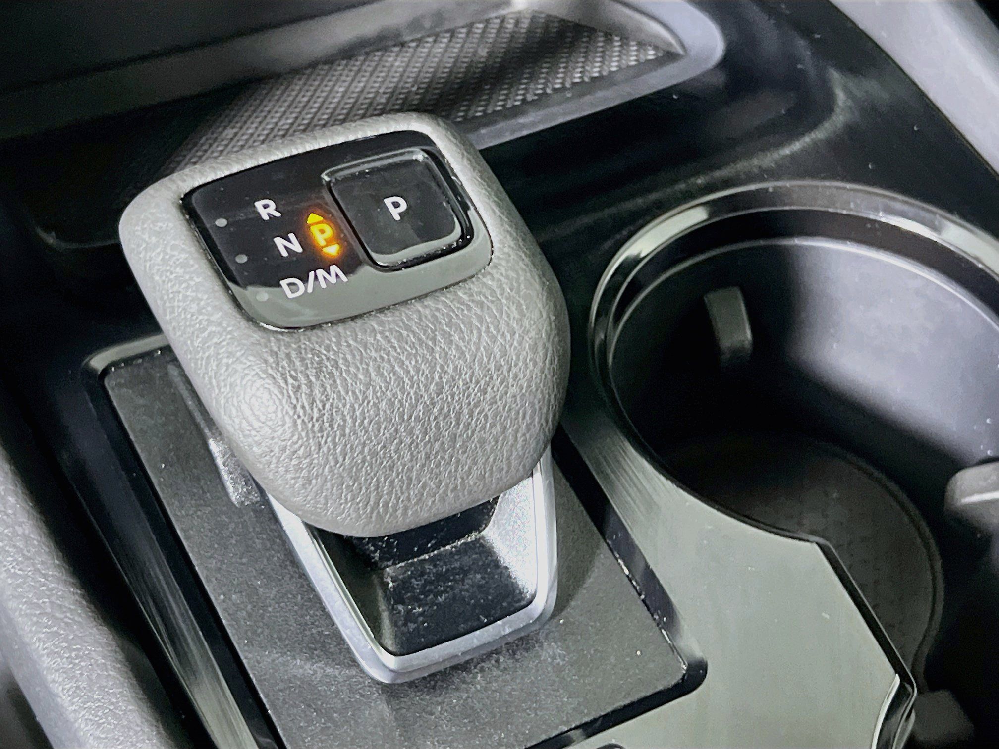 Used 2025 Nissan Rogue SV FWD image 28