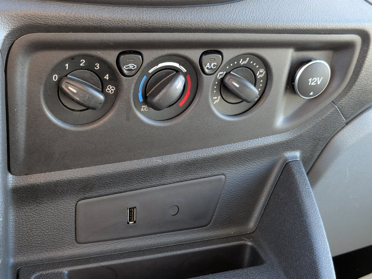 Used 2018 Ford Transit 350 XLT RWD image 29