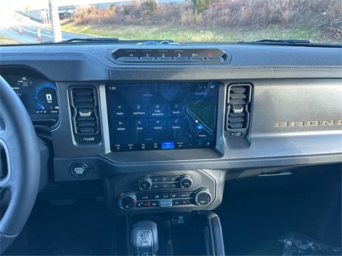 New 2025 Ford Bronco Badlands image 17