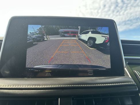 Used 2024 Chevrolet Suburban Premier image 24