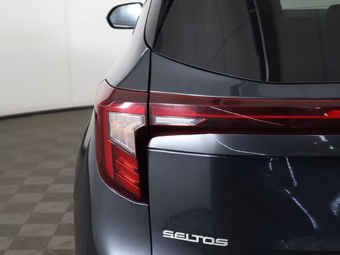 Used 2025 Kia Seltos S FWD image 14