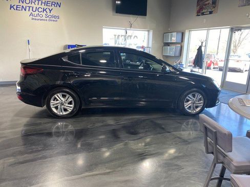 Used 2020 Hyundai Elantra SEL image 2