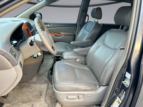 Used 2008 Toyota Sienna XLE FWD image 11