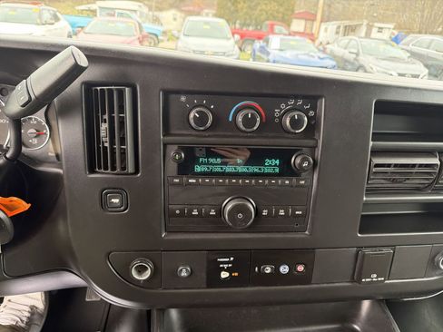 Used 2017 Chevrolet Express 3500 LT w/ LT Preferred Equipment Group image 11