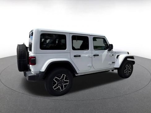 Used 2025 Jeep Wrangler Unlimited Sahara AWD/4WD image 15