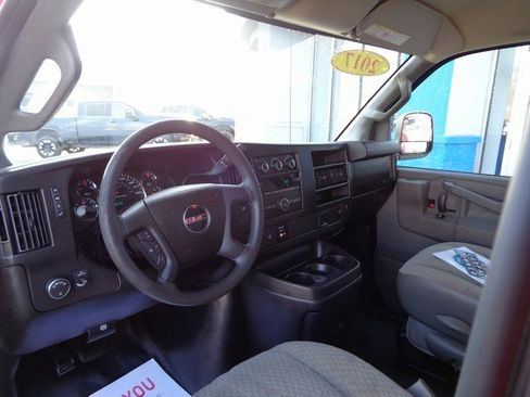 Used 2017 GMC Savana 2500 image 19