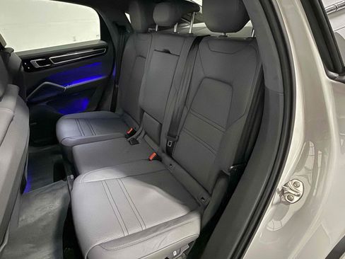 Used 2022 Porsche Cayenne GTS AWD/4WD image 75