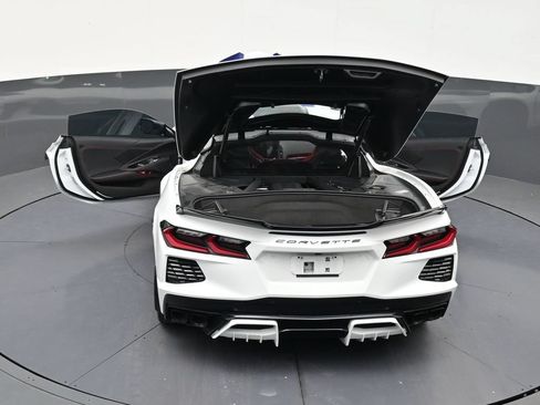 Used 2025 Chevrolet Corvette Stingray Coupe w/ 1LT RWD image 31
