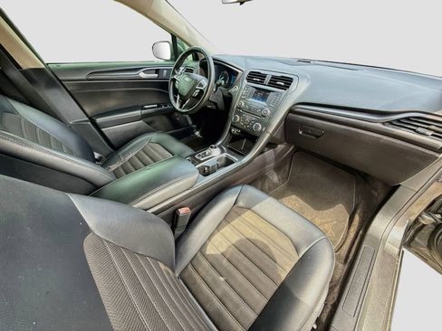 Used 2018 Ford Fusion SE w/ Equipment Group 601A FWD image 31