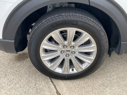 Used 2025 Ford Explorer Platinum w/ LUX Leather Package image 10