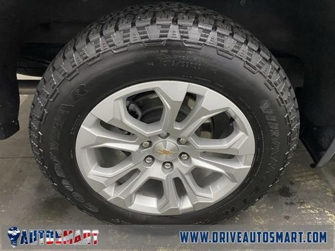 Used 2025 Chevrolet Silverado 1500 LTZ image 25