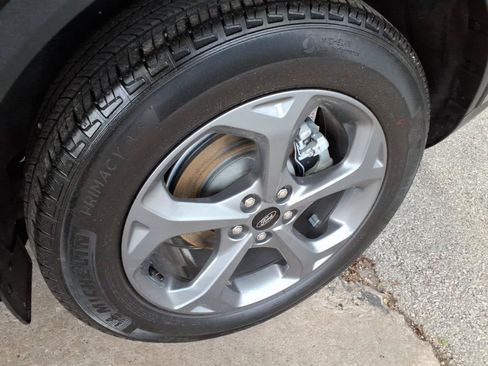 Certified 2025 Ford Escape ST-Line Select AWD/4WD image 6