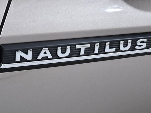 Used 2021 Lincoln Nautilus Reserve image 22