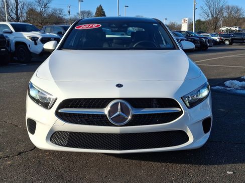 Used 2019 Mercedes-Benz A 220 4MATIC image 2