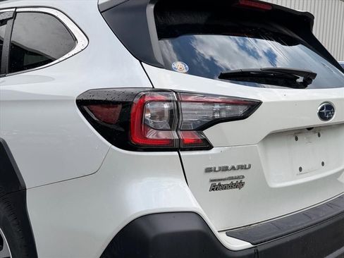 Certified 2025 Subaru Outback Premium AWD/4WD image 10