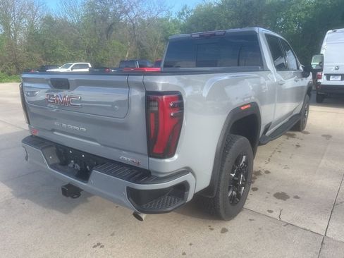 Used 2025 GMC Sierra 2500 AT4 w/ AT4 Premium Plus Package AWD/4WD image 6