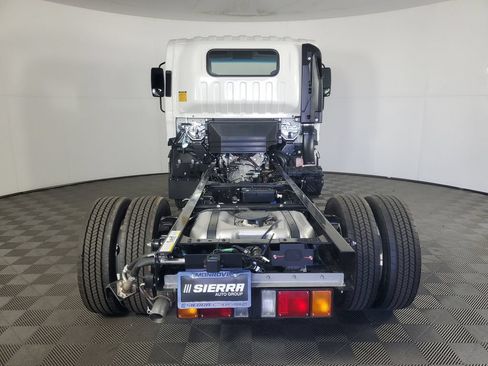 New 2026 Chevrolet Low Cab Forward RWD image 5