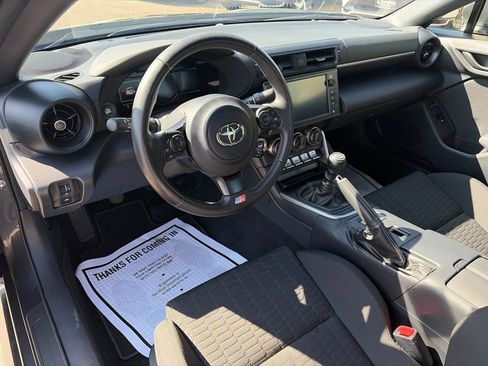 Used 2025 Toyota GR86 RWD image 22