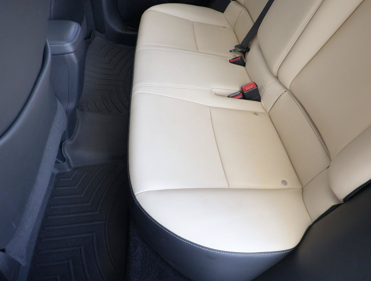 Used 2016 Lexus CT 200h w/ Seat Comfort Package FWD image 23