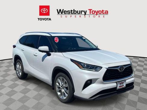 Used 2023 Toyota Highlander Limited AWD/4WD image 1