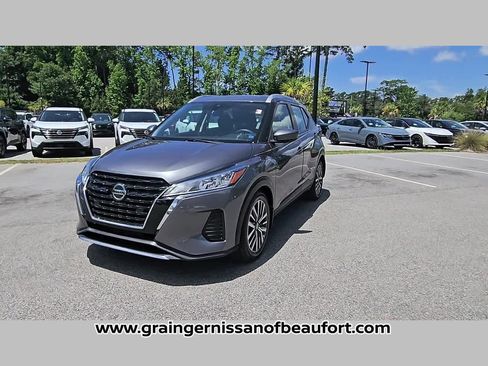 Used 2021 Nissan Kicks SV FWD image 23