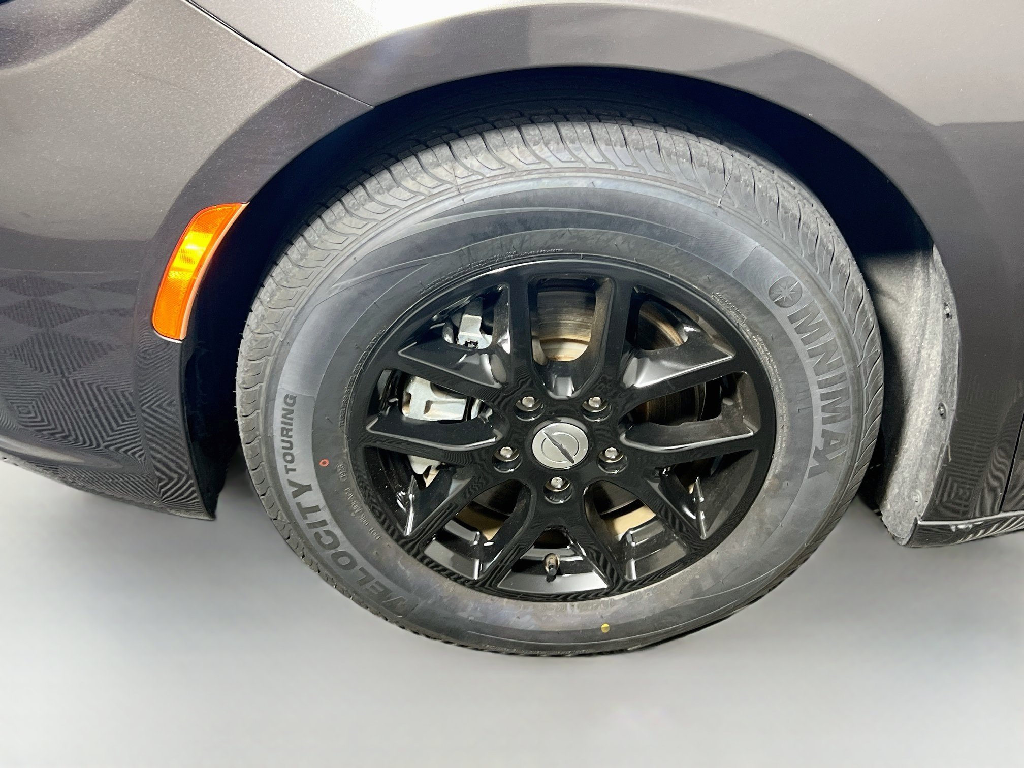 Used 2023 Chrysler Pacifica Touring-L FWD image 13